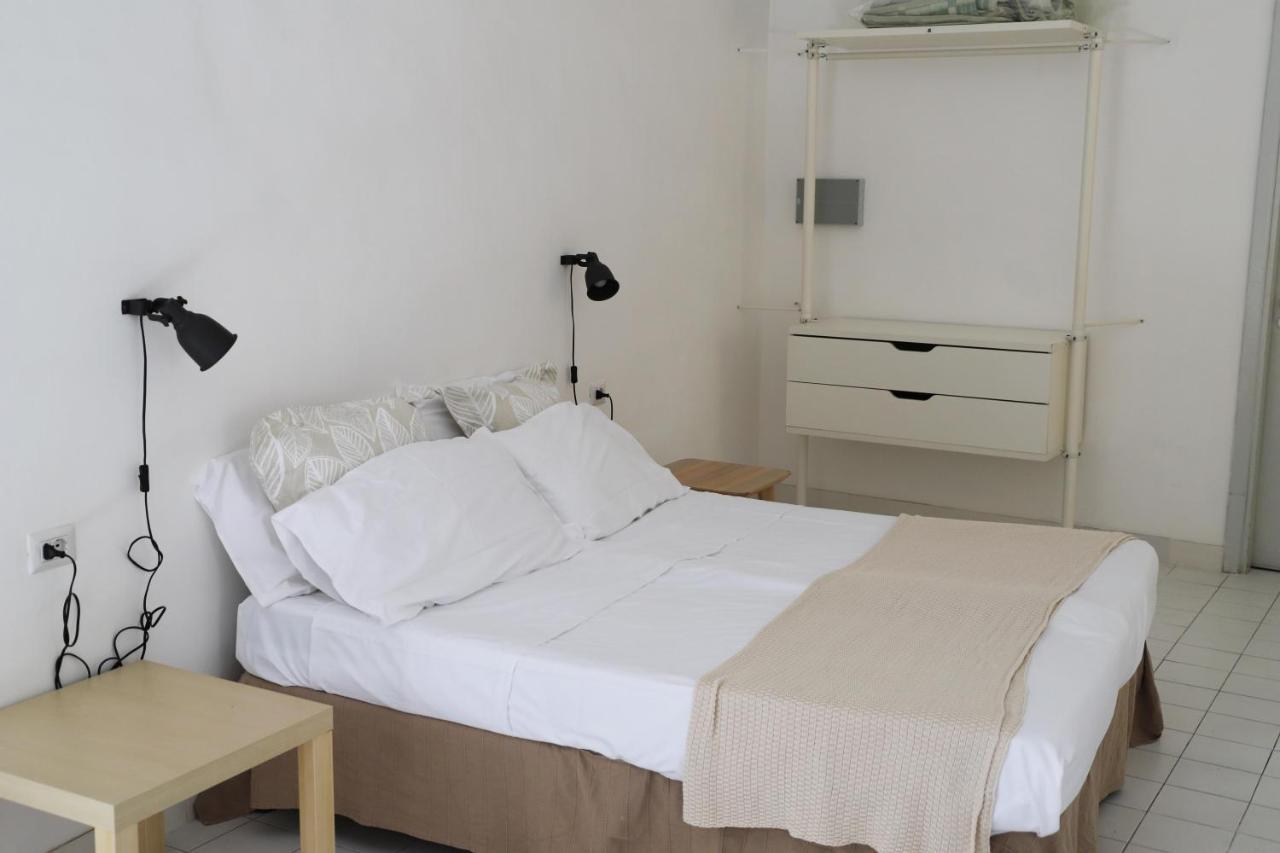 Ave Gratia Plena Hostel Salerno Ngoại thất bức ảnh