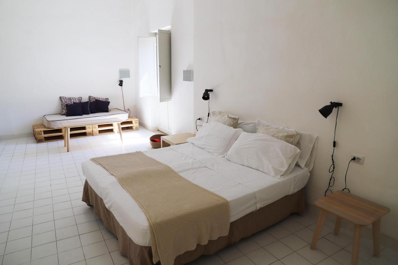 Ave Gratia Plena Hostel Salerno Ngoại thất bức ảnh