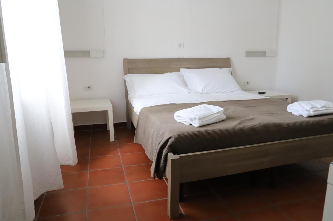 Ave Gratia Plena Hostel Salerno Ngoại thất bức ảnh