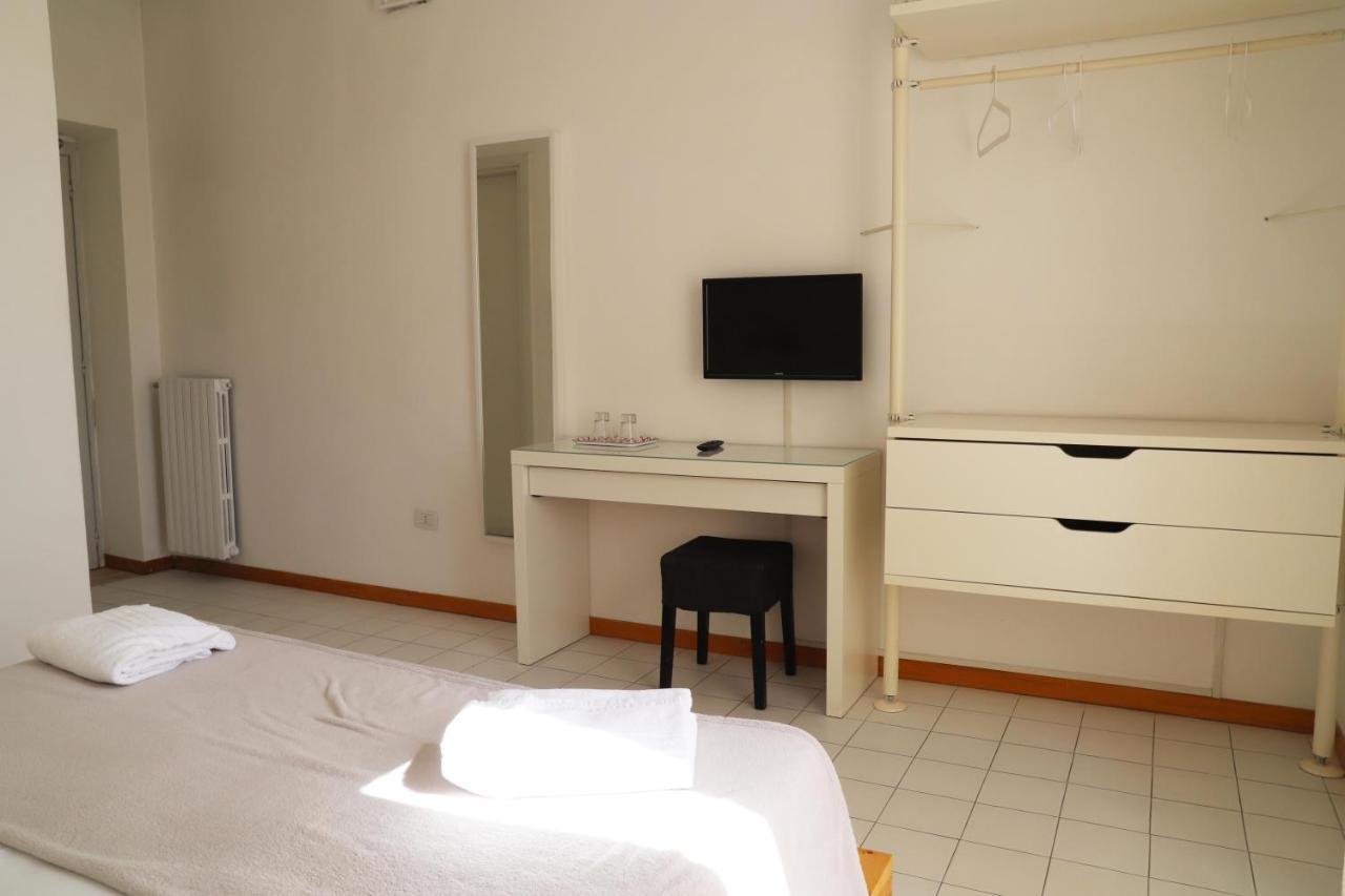 Ave Gratia Plena Hostel Salerno Ngoại thất bức ảnh