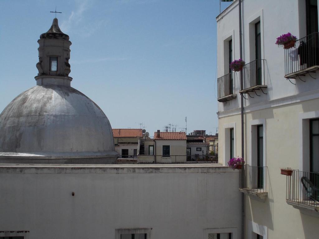 Ave Gratia Plena Hostel Salerno Ngoại thất bức ảnh