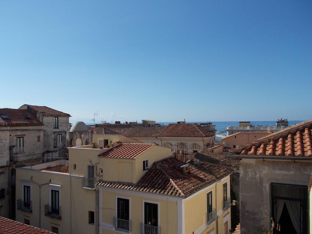 Ave Gratia Plena Hostel Salerno Ngoại thất bức ảnh