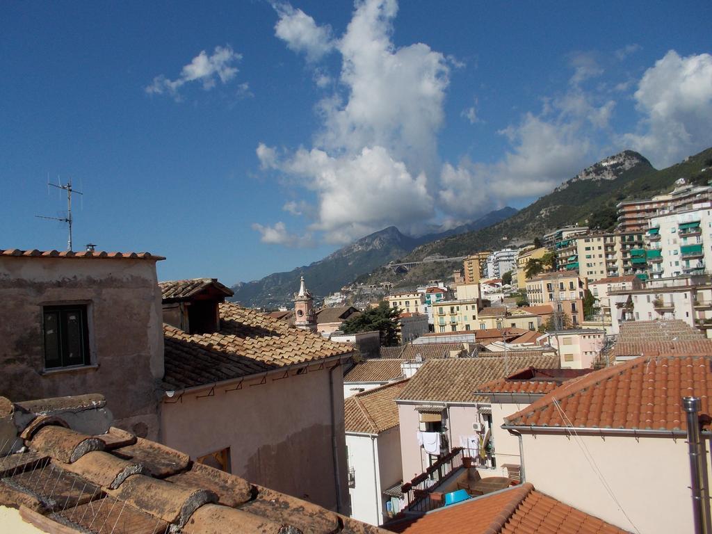 Ave Gratia Plena Hostel Salerno Ngoại thất bức ảnh